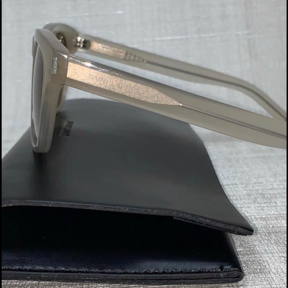 Saint Laurent nude plastic frame sunglasses - Picture 2 of 7